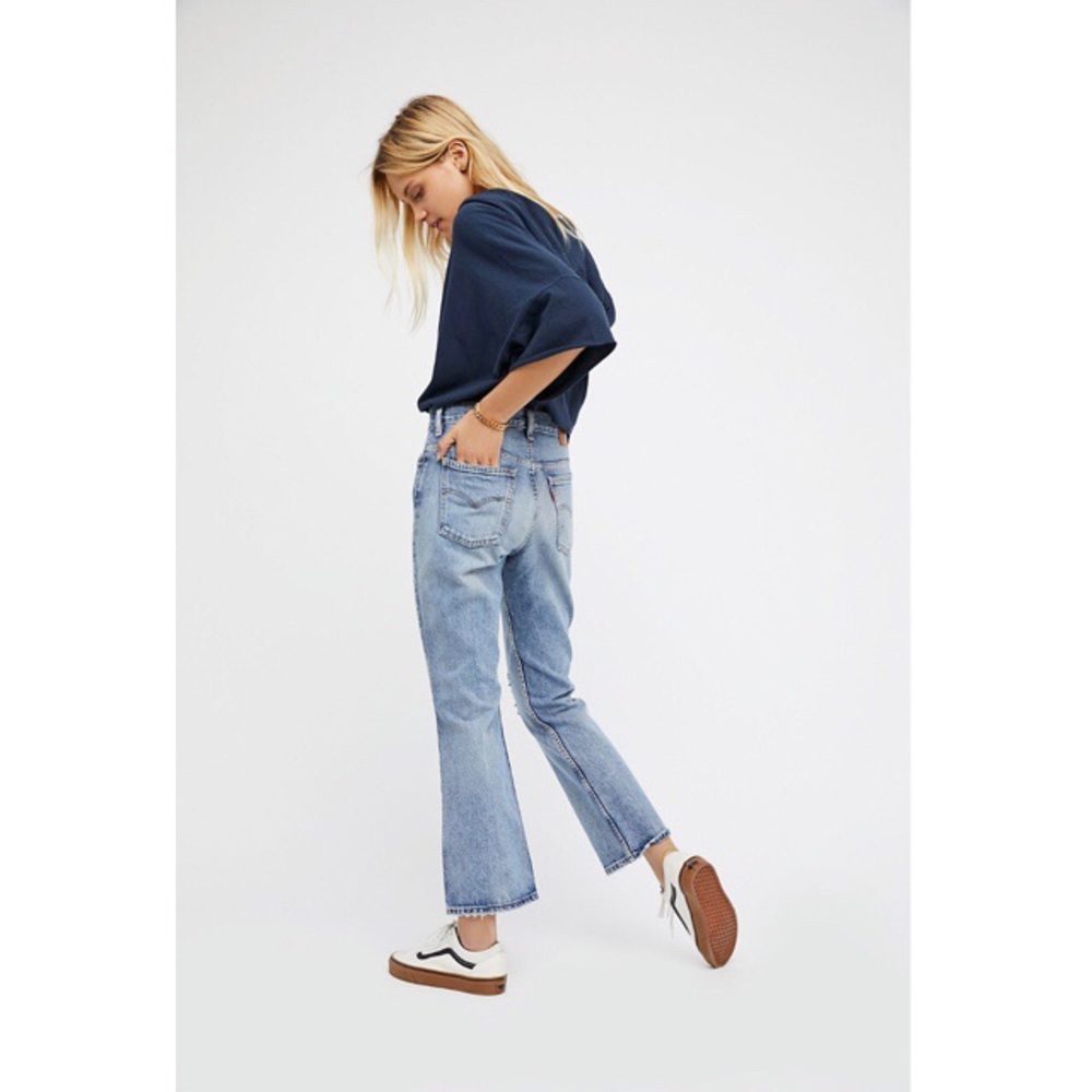 ❤️SOLD❤️Levi’s 517 Cropped Boot Cut Jeans